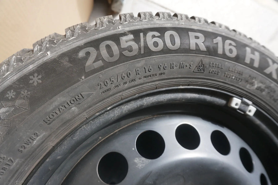 Original VW Touran II 5T Stahlfelgen Winterreifen Winterräder 205 60 R16 96H 8mm