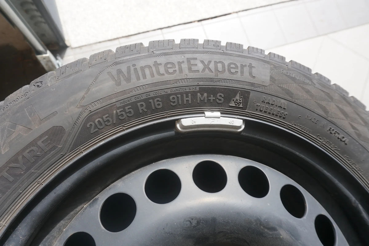 Mercedes Classe A W176 Classe B W245 W246 Roues hiver Pneus hiver 205 55 R16 Vue détaillée 2