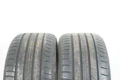 2 pneus d'été de démonstration Bridgestone 285 35 20 pouces DOT20/19 MO