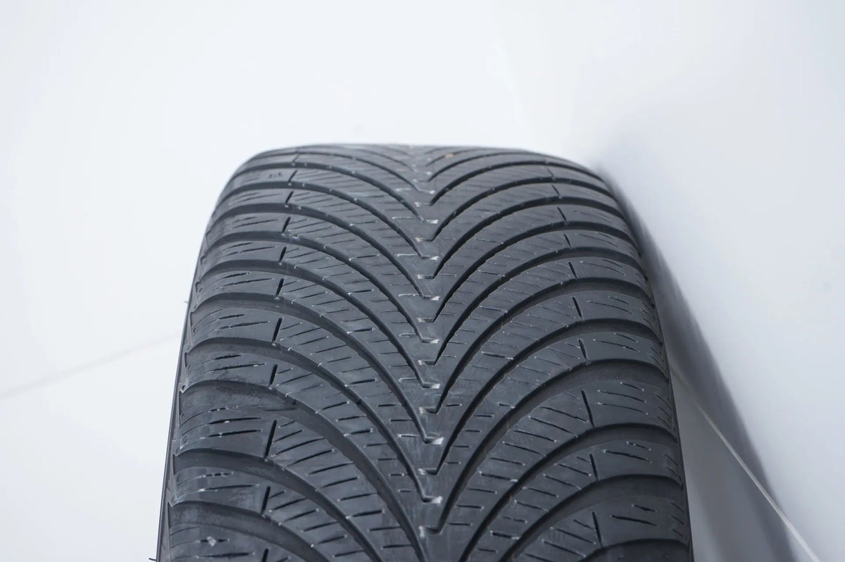 Mercedes C-Class W206 all-weather tires/winter wheels 225/45/18 inch Detailansicht 12