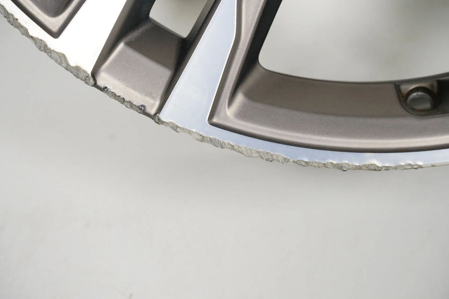 1 x jante alliage Originale BMW Série 1 F40 18 pouces 556M 8053524 Défectueuse