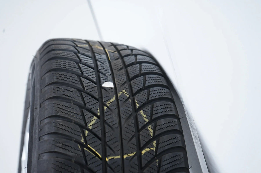 Pneus/jantes hiver Audi Q3 83A F3 215/65/17 pouces