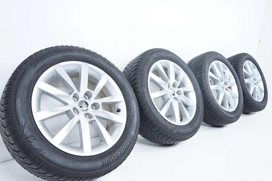 Skoda Scala Pneus hiver Roues d'hiver 205 55 16 pouces 5x100