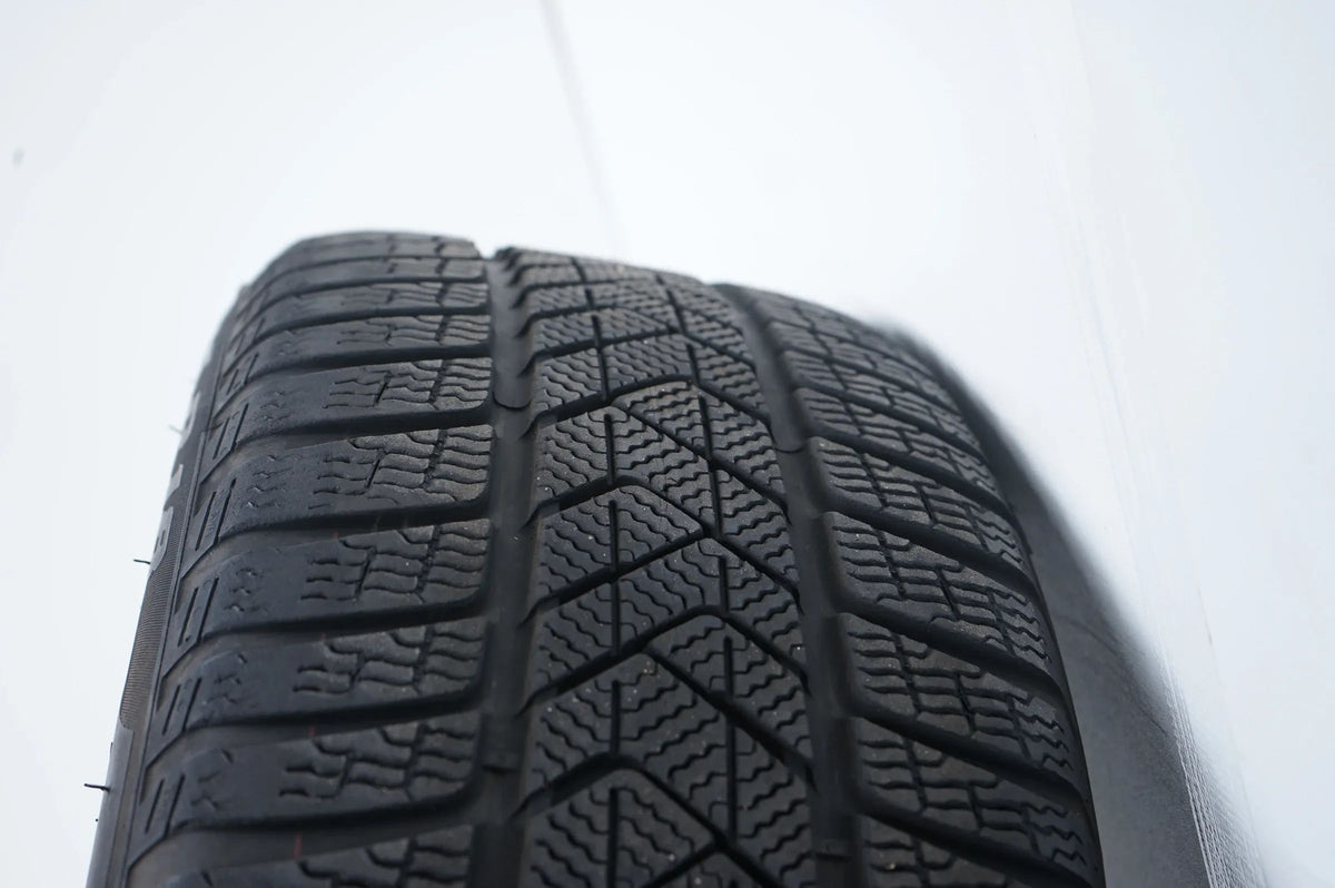 Mercedes E-Class W213 Hybrid Winter Wheels Winter Tires 18 Inch Detailansicht 11