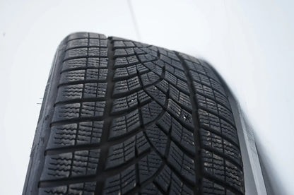 Pneus/jantes hiver 245/40/19 pouces pour Mercedes Classe CLE W236