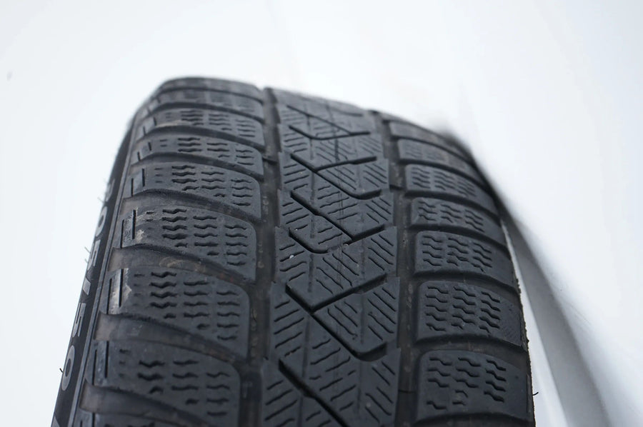 Audi A3 GY 8Y Pneus hiver Roues hiver 205 50 17 pouces