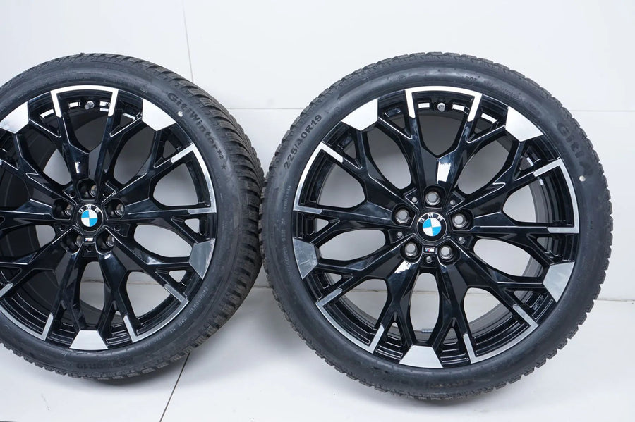 Like new BMW 1 Series F70 winter tires/wheels 225/40/19 inch 977M