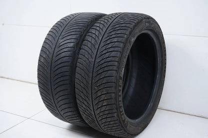 2 x Michelin winter tires 235 45 18 inch DOT22 approx. 3-5 mm MO