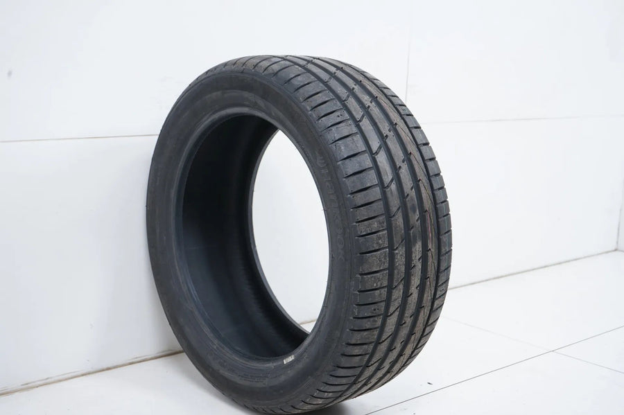 1x Pneu d'été DEMO Hankook 245 45 18 pouces DOT23 Bmw*MO