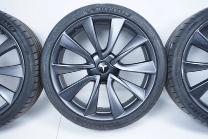 Tesla Model 3 Allwetterräder mit neuen Allwetterreifen 235 35 20 Zoll