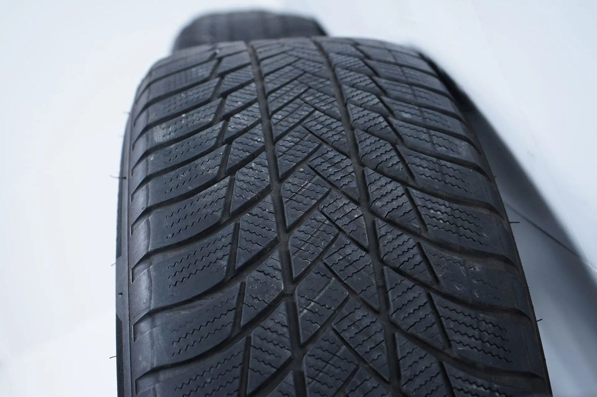 Audi A6 4K C8 winter tires/wheels 225/60 R17 inch 4K0601025 Detailansicht 10
