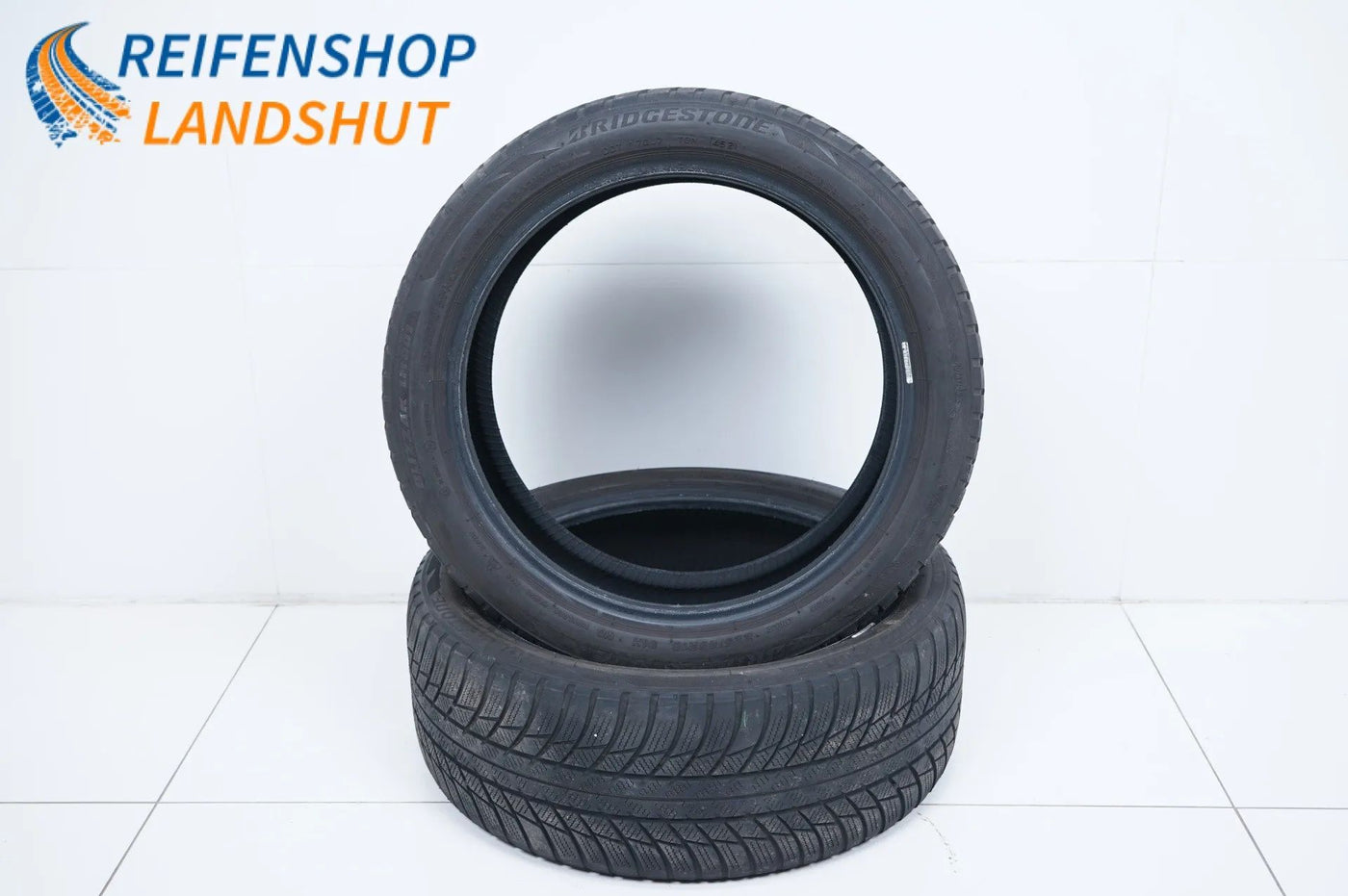 2 x Bridgestone winter tires 225 45 18 inch DOT21 approx. 3 mm MO