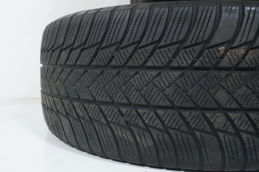 2x Winterreifen Bridgestone 235 50 19 Zoll DOT21 ca.4mm MO