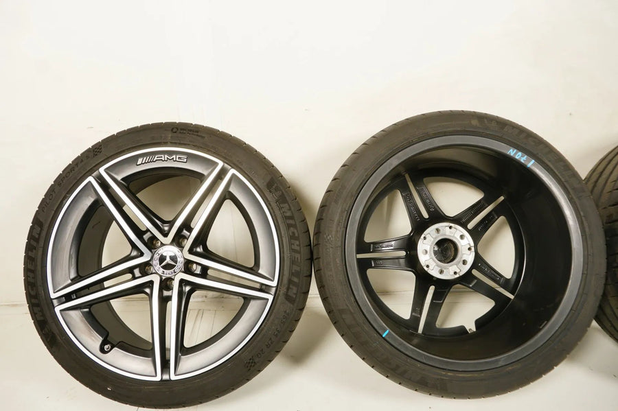 Mercedes E63 AMG W213 letní pneumatiky letní kola 20 palců