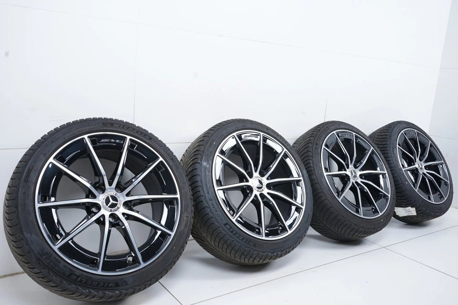Roues et pneus hiver Mercedes CLA35 C118, dimensions 235/40/18 pouces