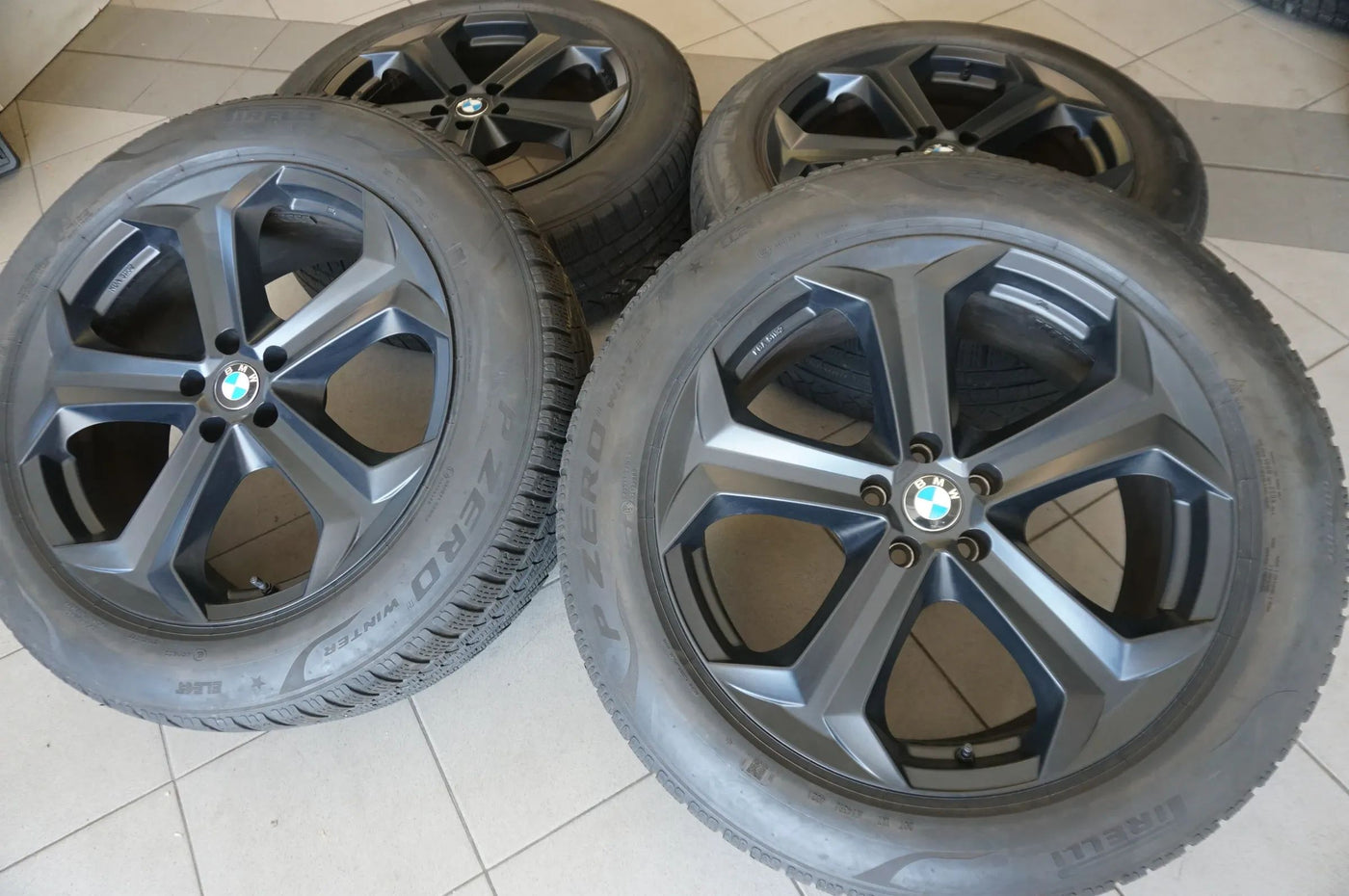 BMW iX I20 20 Zoll Alufelgen Winterräder Winterreifen 235 60 R20 108H 2021 5mm