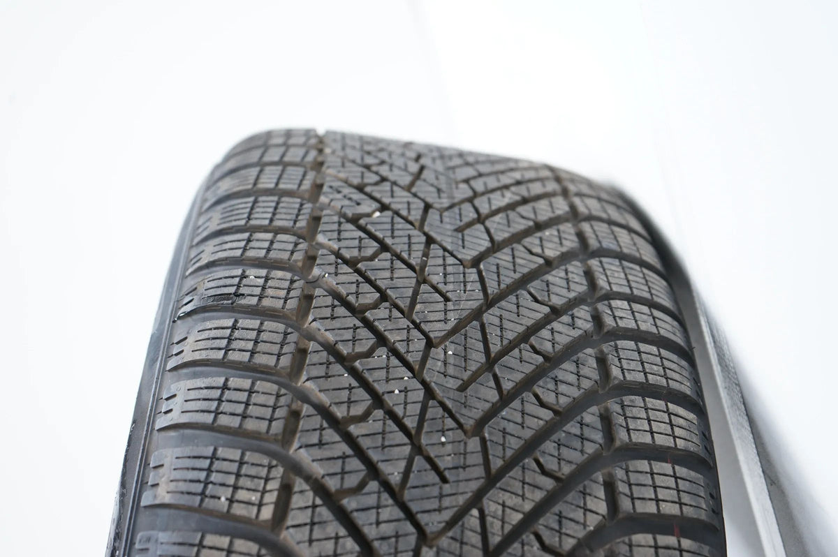 WieNeu Bmw 5er G60 G61 Winterräder Winterreifen 225 55 18 Zoll 5A324D5 Detailansicht 11
