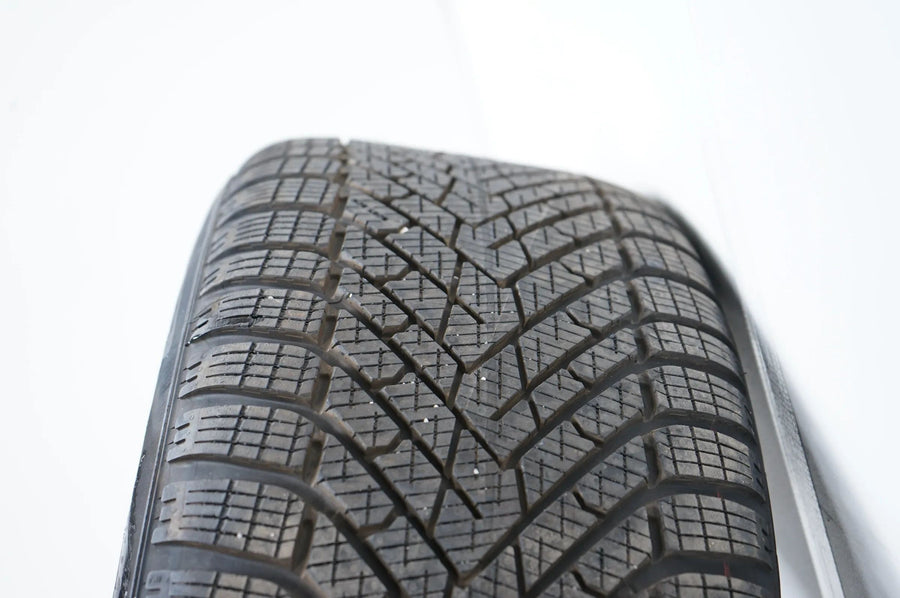 WieNeu Bmw 5er G60 G61 Winterräder Winterreifen 225 55 18 Zoll 5A324D5