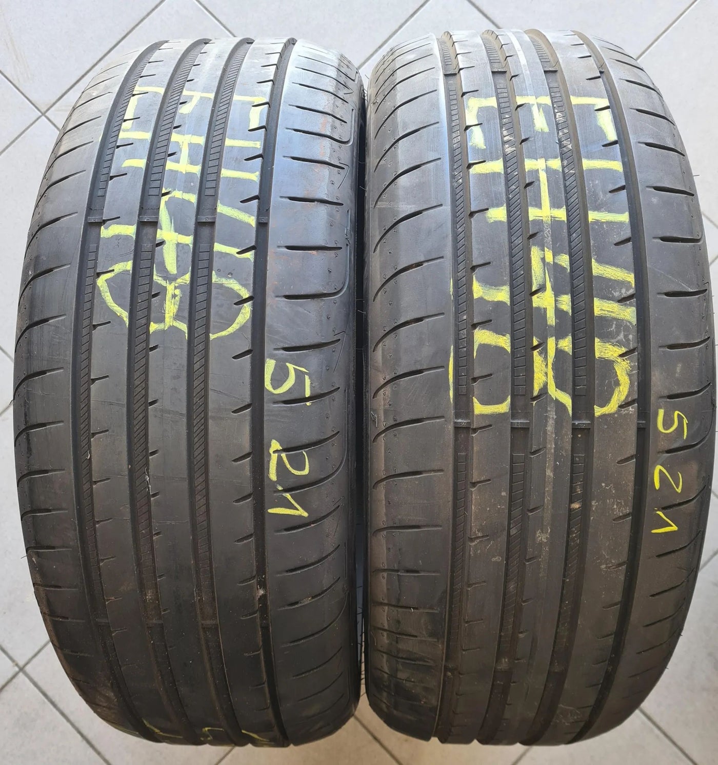 2 X 225 45 R19 96W pneus été Goodyear Eagle F1 * 2021 5mm