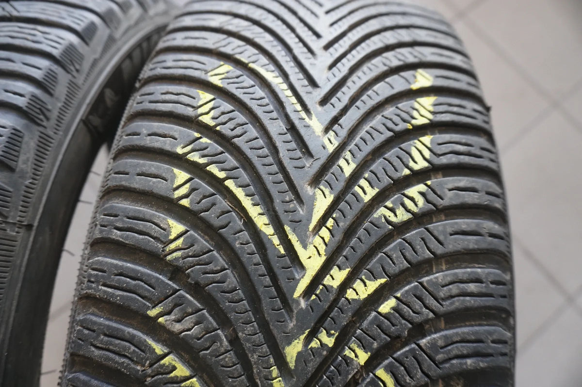 2 X 205 50 R17 93H Winterreifen Michelin Alpin 5 2017 4mm Detailansicht 2