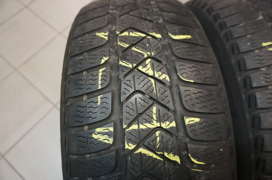 2 X 215 55 R17 94H Pneus hiver Pirelli SottoZero 3 2018 4mm