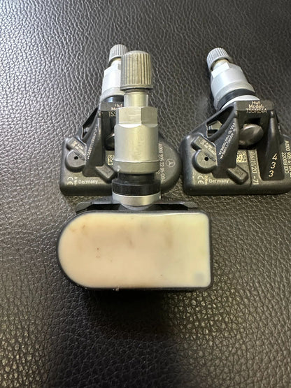 4x Original Mercedes A0009054104 Reifendrucksensoren RDK Sensoren