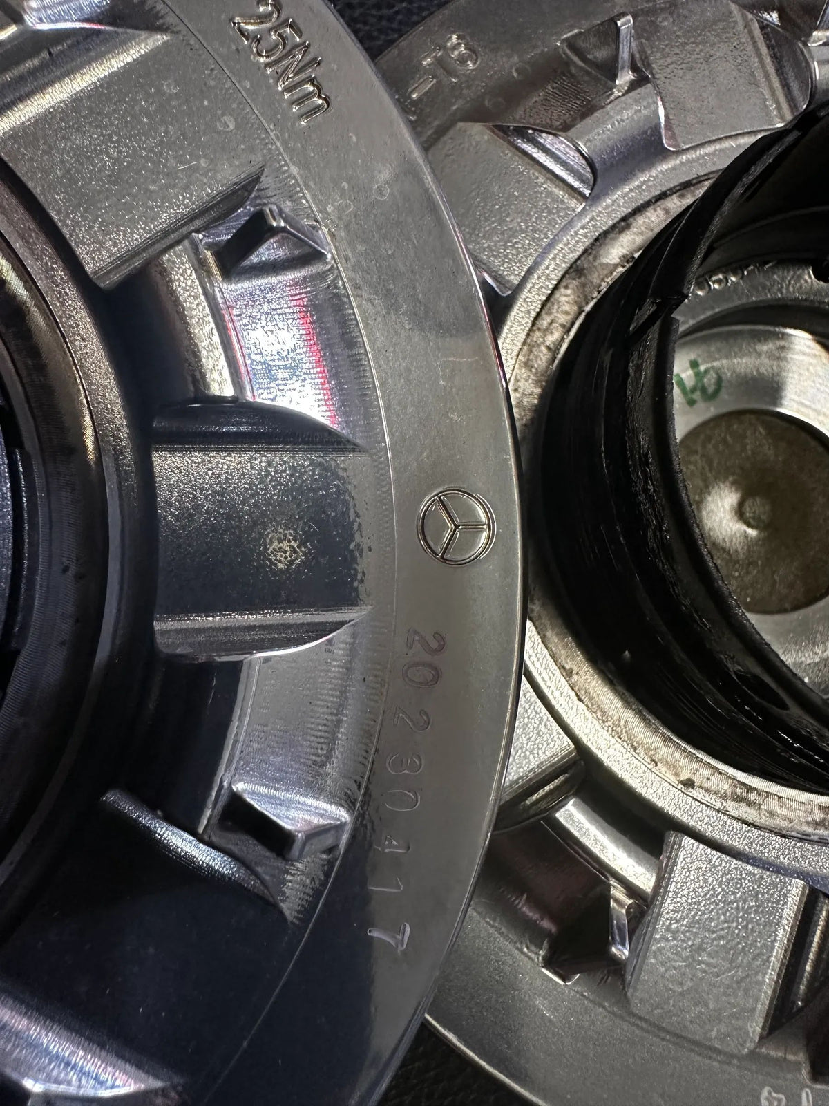 4xOriginal Mercedes Nabendeckel Maybach S Klasse V223 A2234000400 Visualizzazione dettagliata 6