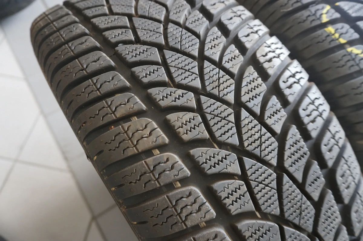 Original Audi A3 8V 17 tommer alufælge vinterhjul vinterdæk 205 50 R17 8mm Detaljevisning 10