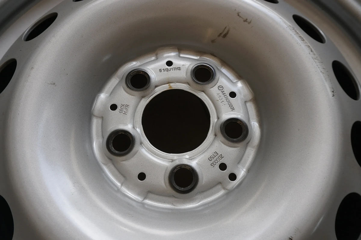 Mercedes V-Klasse Vito W447 stålfælge sommerhjul sommerdæk 225 55 R17C 8mm Detaljevisning 4
