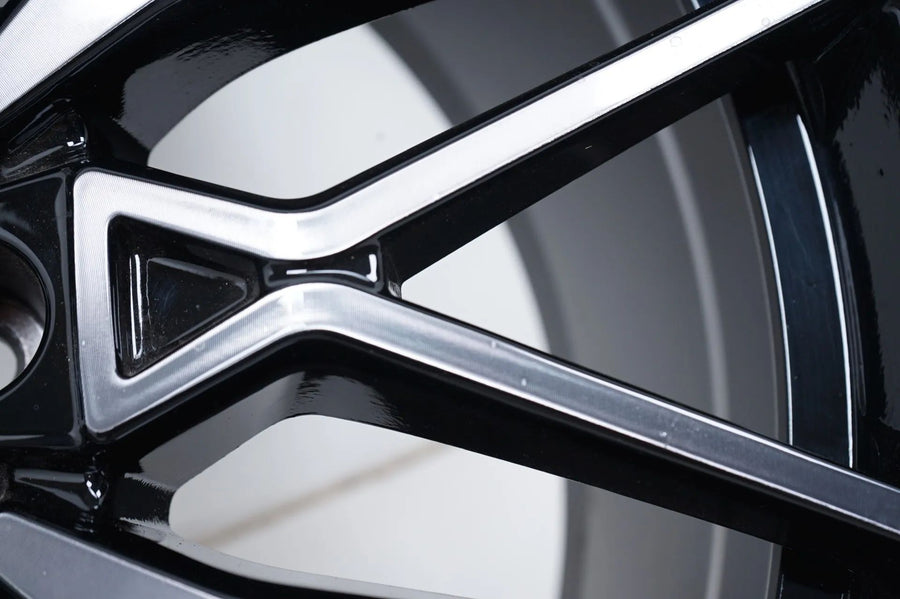 1 x BMW X5M F95 X6M F96 hliníkový disk 21 palců M818 8093564 11J ET48