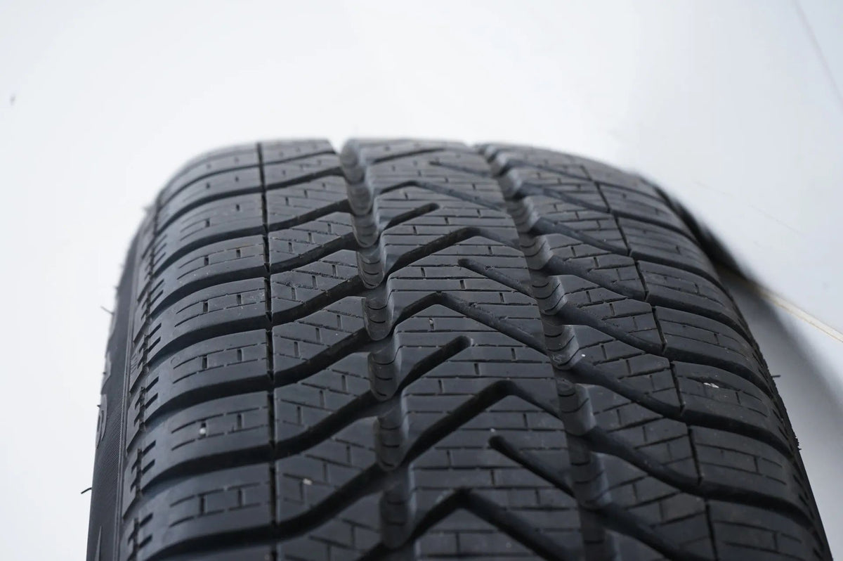 MINI F55 F56 F57 Alloy Wheels Winter Tires 195 55 16 inch 494 Detailansicht 14
