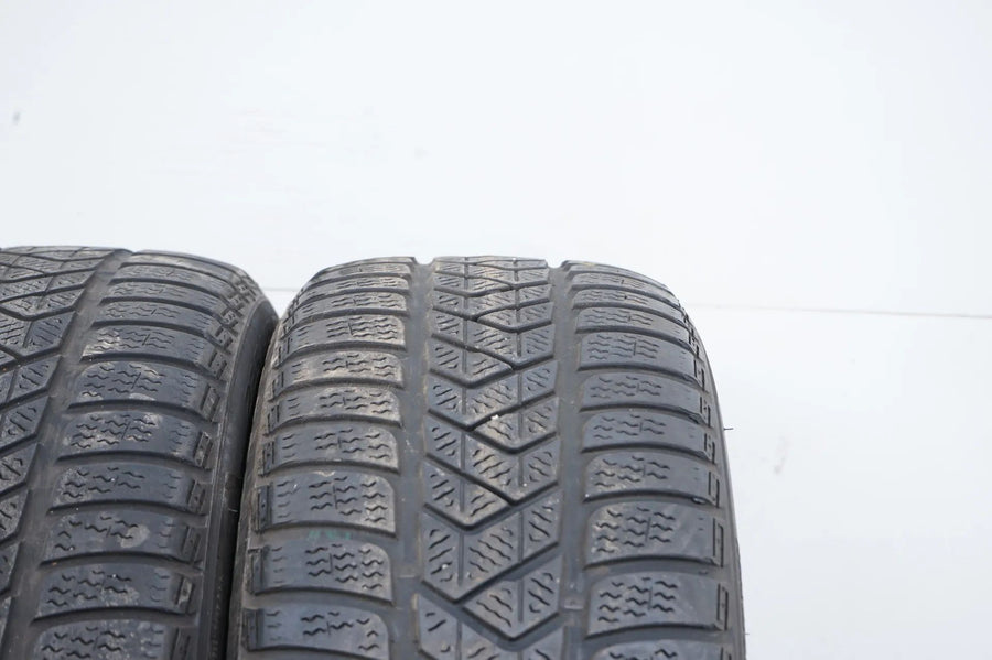 2 x Winterreifen Pirelli 225 45 18 Zoll DOT16 ca.3 mm