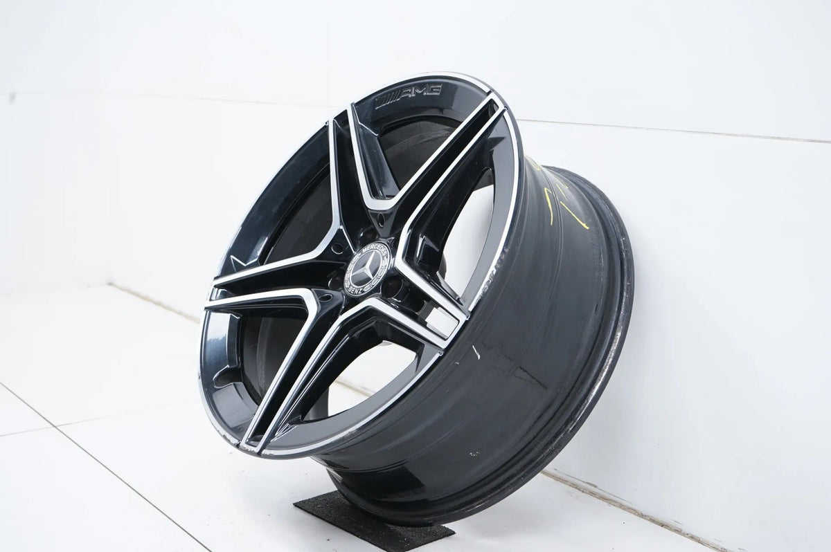 1 x hliníkový disk Mercedes CLS53 W257 19 palců A2574013000 8J ET10 Detailní zobrazení 8