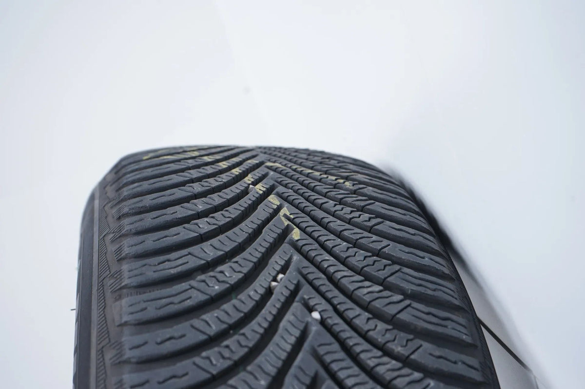 Mercedes A B Klasse W177 B247 Allwetterräder mit neuen Allwetterreifen 16 Zoll