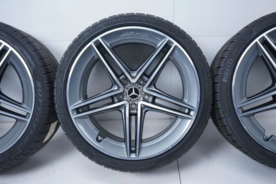 Mercedes C63 kupé AMG W205 zimní pneumatiky zimní kola 19 palců
