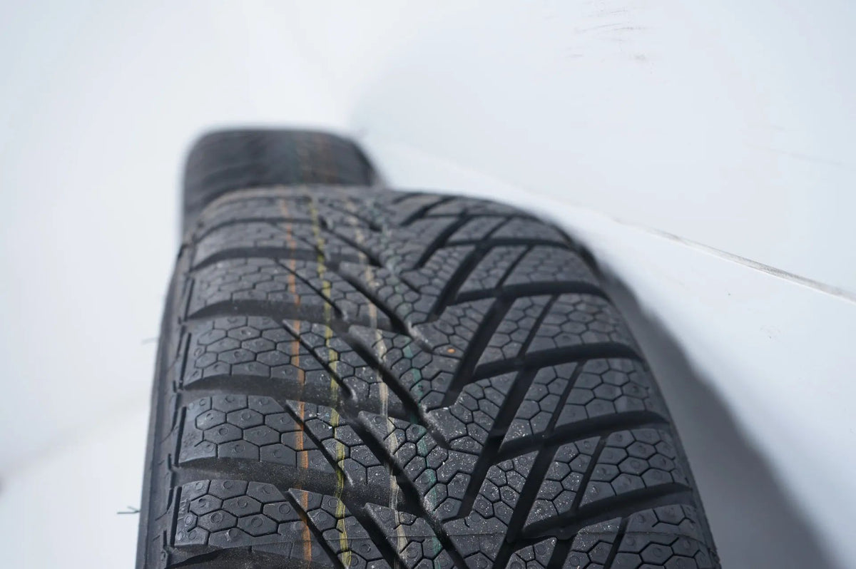 2 x Neu Smart W451 Komplettrad Winterreifen 175 55 15 Zoll Detailansicht 7