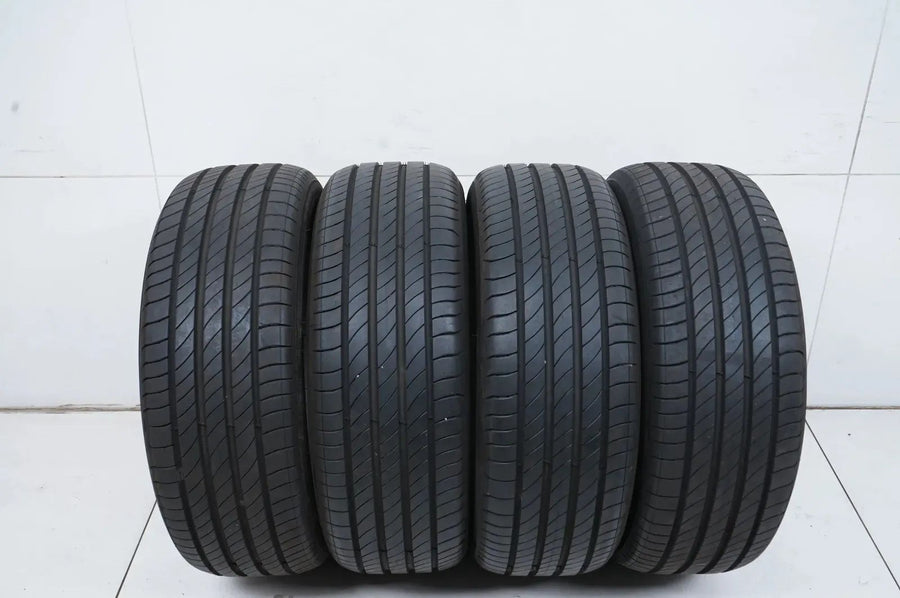 4 x Pneus été Michelin Primacy 4 195 55 16 pouces DOT22 env. 6mm