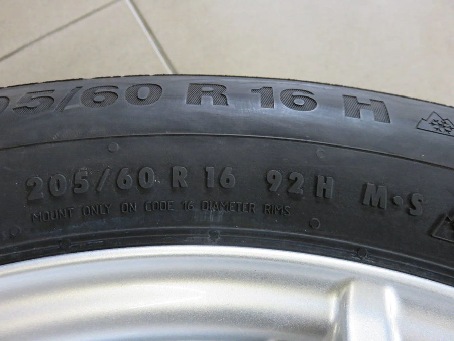 Cerchi in lega Mercedes Classe C W205, ruote invernali, pneumatici invernali Conti 205 60 R16, 8 mm