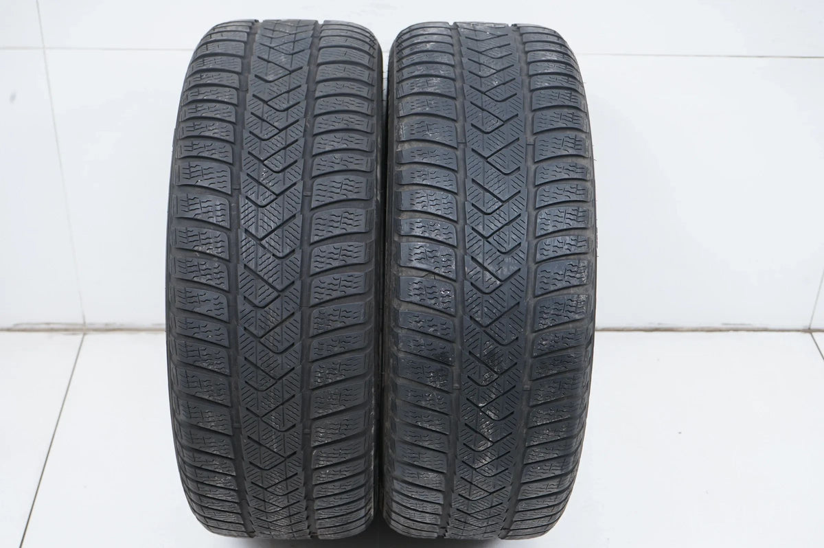 2 pneus hiver Pirelli 225/45 R18 pouces DOT21, profondeur de sculpture d'environ 4 mm MO RFT Vue détaillée 2