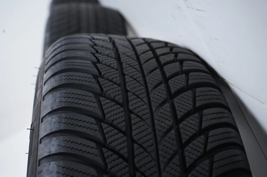 Pneus hiver pour BMW Série 3 G20 G21, jantes hiver 205/60 R16 pouces