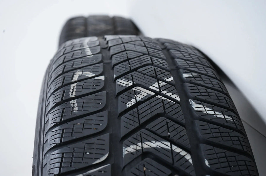 Audi Q5 FY 8OA winter tires/wheels 235/65 R17 inch