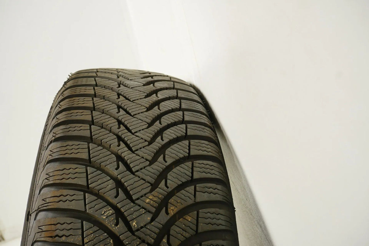 Mercedes GLA W156 X156 Winterreifen Winterräder 215 60 17 Zoll Detailansicht 12