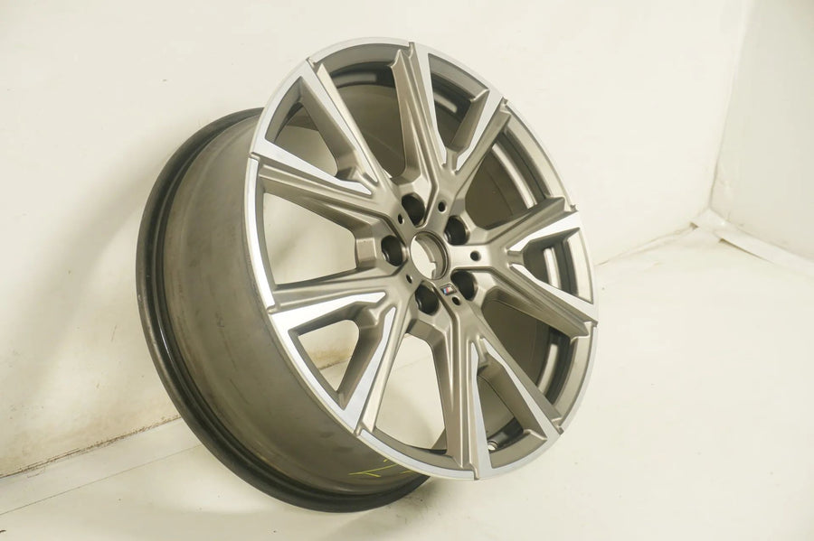 1 x hliníkový disk BMW řady 1 a 2 F40 F44 19 palců M557 8053525 8J