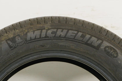 1 pneu été neuf de démonstration Michelin DOT17 MO 205/60/16 pouces