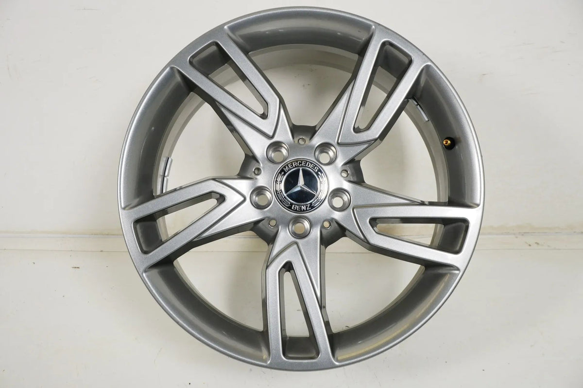 1 x NEW Mercedes C Class W204 aluminum rim 18 inch A2044019202 8.5J Detailansicht 2