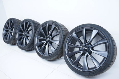 Tesla Model 3 summer tires, summer wheels 235/35/20 inch