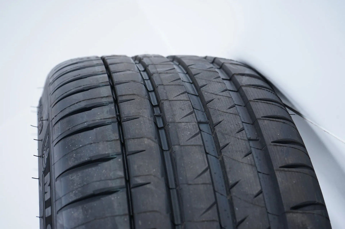 Mercedes CLA45 W118 C118 summer wheels, summer tires, 19 inch Detailansicht 3