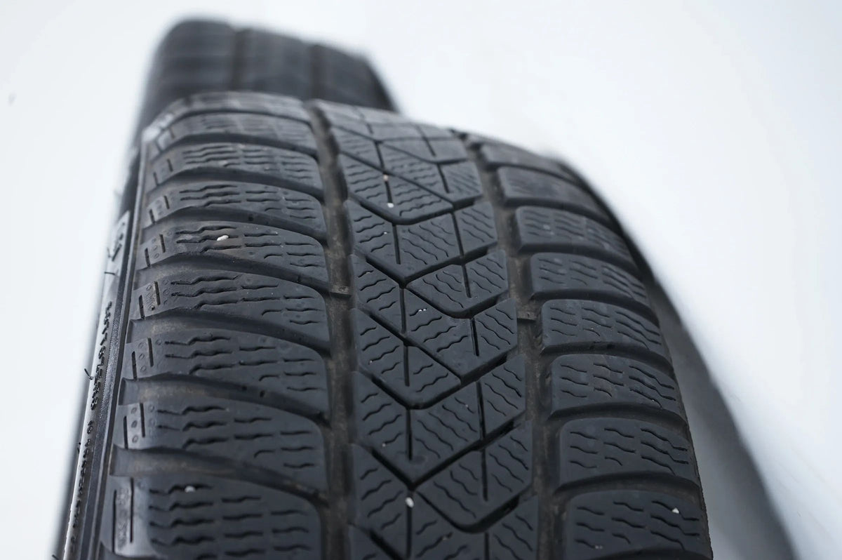 Audi A3 GY 8Y Pneus hiver Roues hiver 205 50 17 pouces Vue détaillée 10