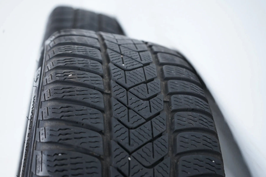 Audi A3 GY 8Y Pneus hiver Roues hiver 205 50 17 pouces