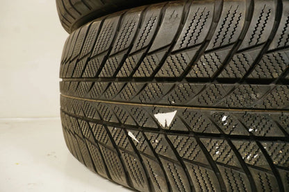 4 pneus hiver Bridgestone 245/50 R19 pouces DOT18 BMW*, profondeur de sculpture d'environ 5 mm, RFT